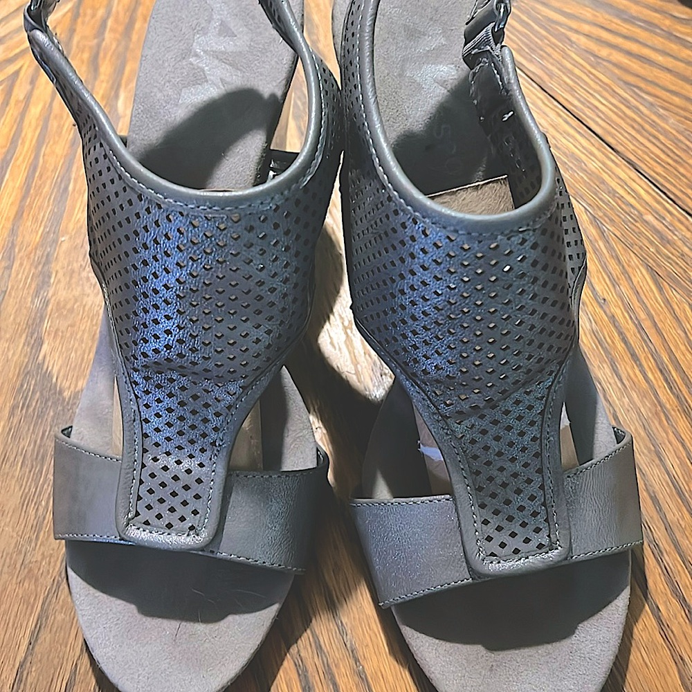 Anne Klein wedges. Grey. Size 9
